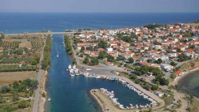 В Гърция скочиха срещу BG схема, нашенци отдават жилища под наем 