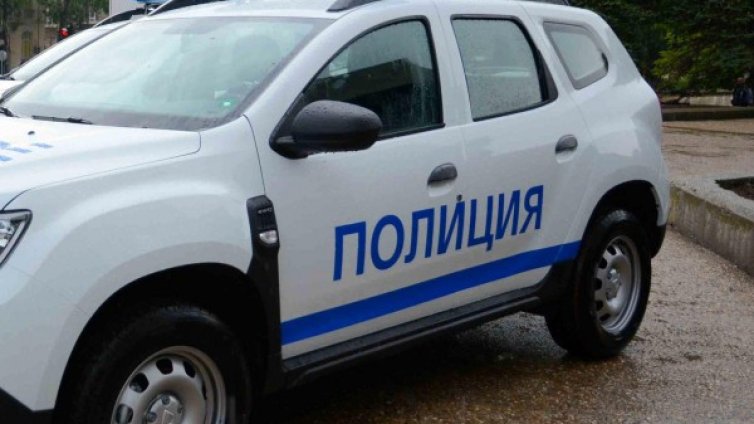 Заловиха дилъри с марихуана до училище в Пазарджик 