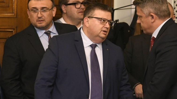 Цацаров иска отстраняване на прокурора побойник 