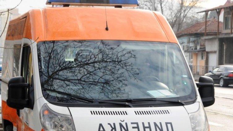 Мъж загина, а четирима пострадаха при катастрофа в Благоевградско