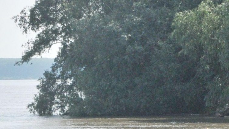 Ден на траур в Момчилград, скърбят за удавените момичета