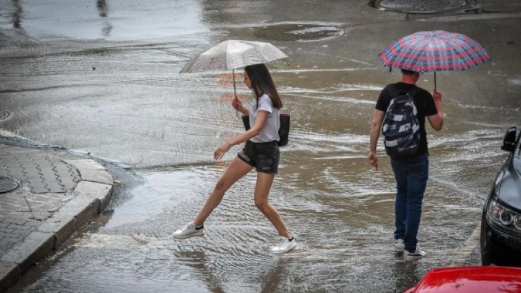 Оранжев код за валежи в 4 области на страната