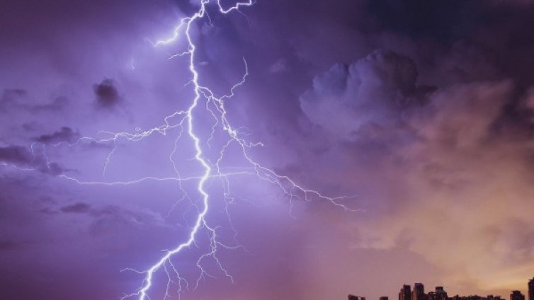 Само за денонощие: Над 80 000 мълнии на Балканите