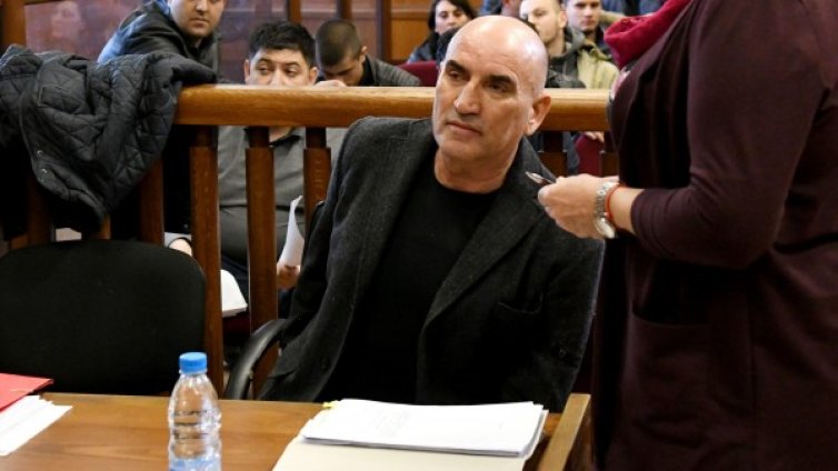 Ценко Чоков влезе в съда с инвалидна количка