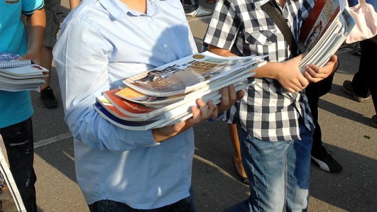 Доган бил в учебниците, но кратко и не като учен, а като политик