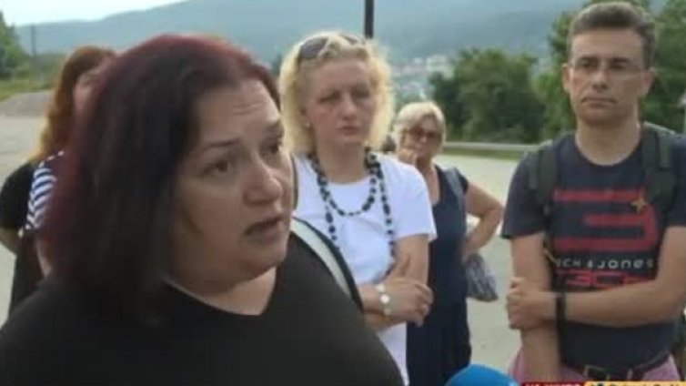 Недоволни към АПИ блокират Е79 при гара Владая