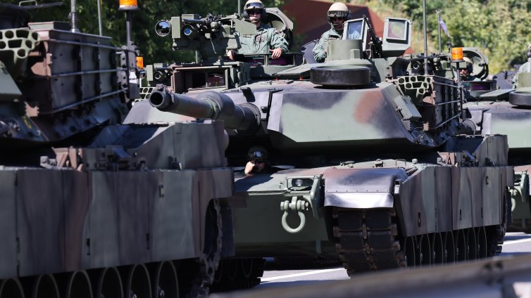 САЩ връщат танковете Abrams в Литва: новото разполагане засилва натиска върху Русия