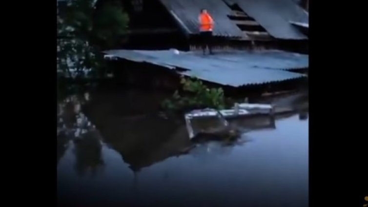 Катастрофално: Водата погълна селища в Иркутска област в Русия