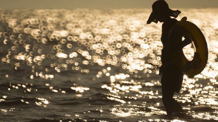 Изпращаме седмицата със слънце, но следобед може да превали 