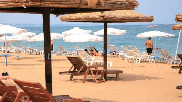 Цените по морето падат с до 30% заради слабия сезон