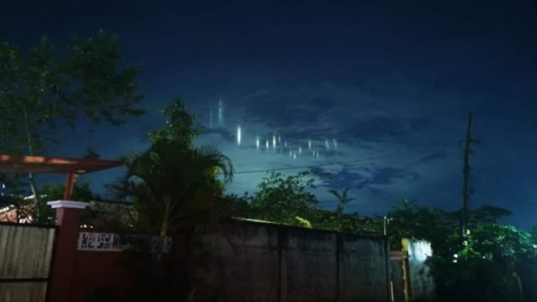 Мистериозни светлини се появиха над Филипините