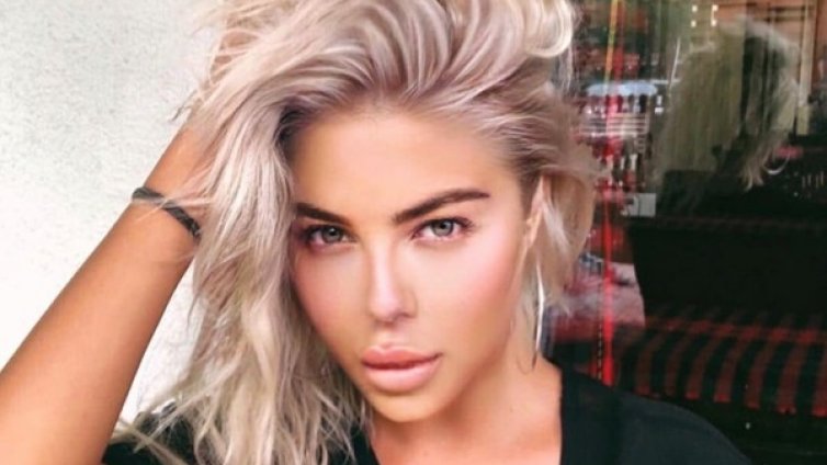 Без грим, но с Photoshop: Андреа пак се изложи