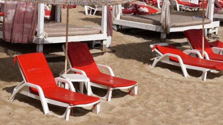 Спечелил с цена 36 ст. за шезлонг, но добавил и 5 лв. за шалте 