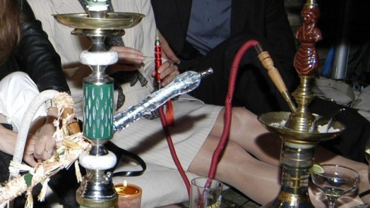 Обрат за пушенето на наргиле на закрито, Брюксел има пръст