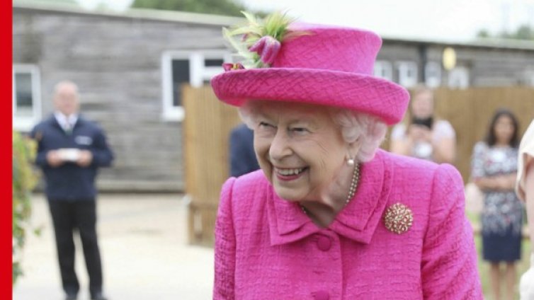 Мъж нахлу в двореца, бе на метри от кралица Елизабет II