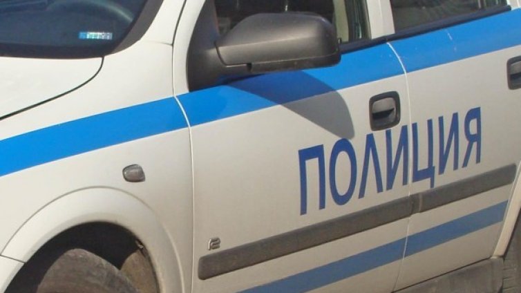 Арестуваха млад мъж за серия кражби от коли в Сливен
