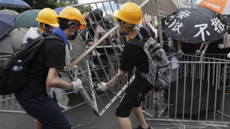 Сблъсъци с полицията: Протестите в Хонконг не стихват