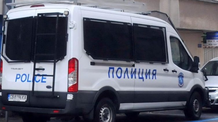 Мъж без книжка метна 460 лв. на катаджии, те го прибраха