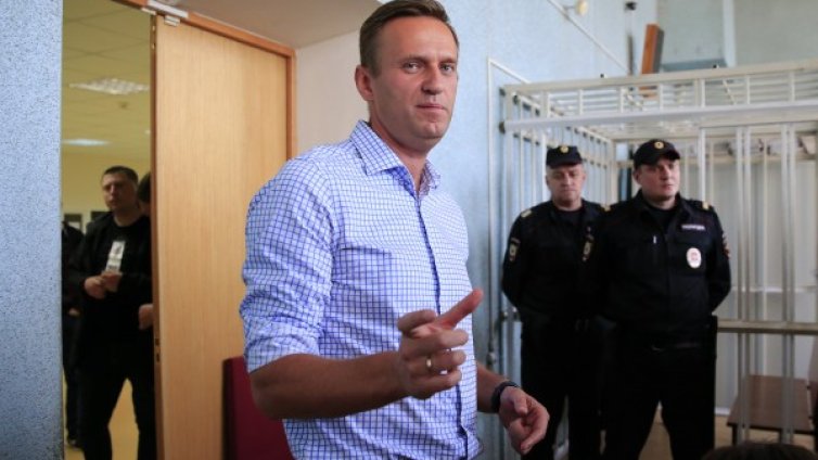 Съмнения: Навални никога не е имал алергия, а сега...
