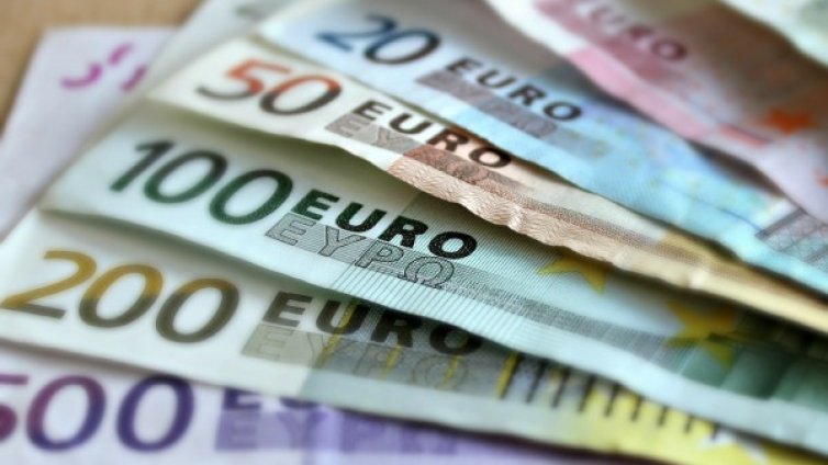 Пенсионер да си в Гърция! Връщат им до ?8 000 от удръжки 