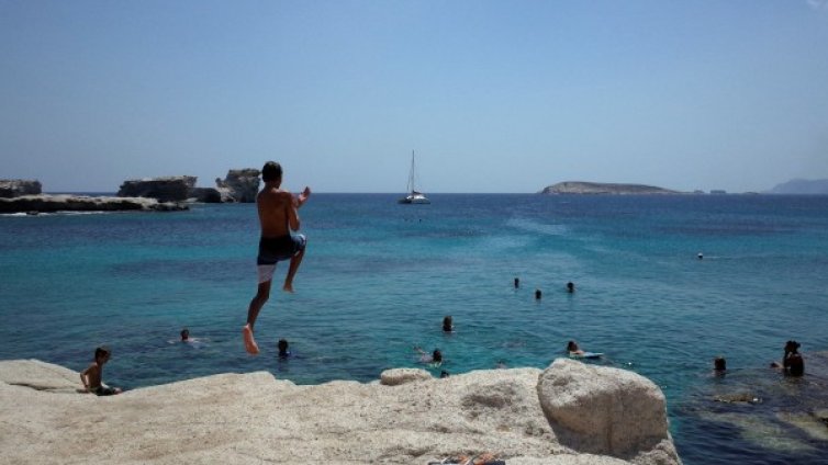 Лятната дилема на българина: Морето в Гърция или в България?