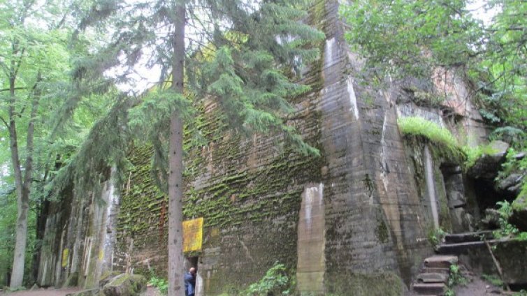 "Вълчата бърлога" на Хитлер: "Дисниленд" за неонацисти или парк?