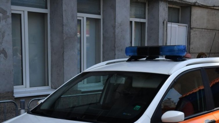 Кола помете баба на столичен булевард