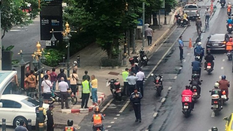 Слаби експлозии в Банкок, двама души са ранени