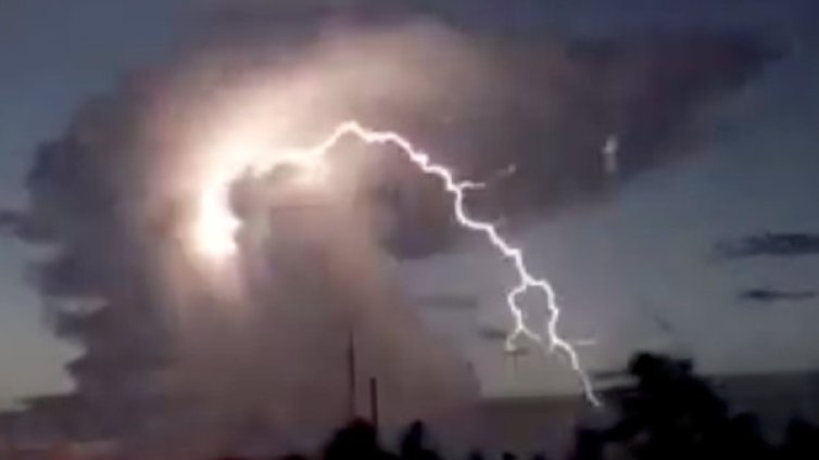 Само за денонощие: 200 000 мълнии паднали на Балканите