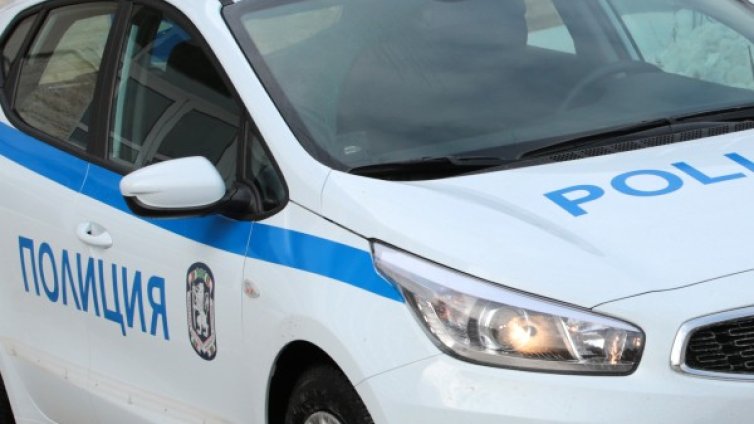 Меле на пътя: Удар между 4 коли прати петима в болница 