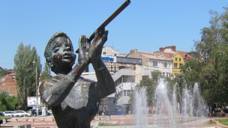 Понеделникът слънчев, но по-хладен. Жегата идва от вторник