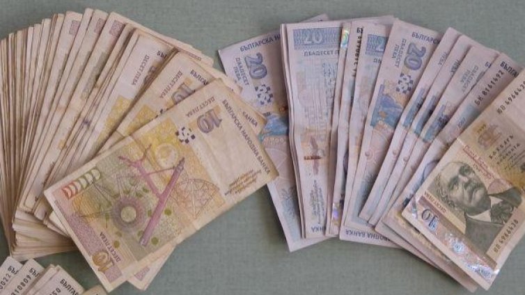 Милионерите у нас с 90 повече, кредитните рязко намаляват 