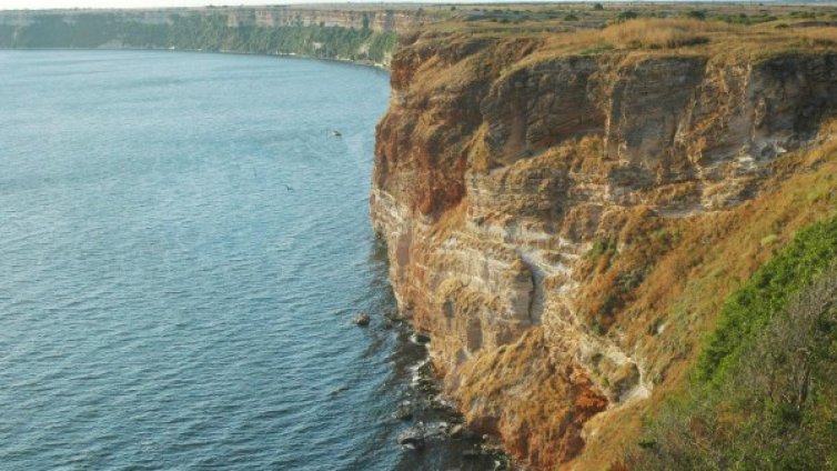 Военните продават три полуострова на Южното Черноморие 