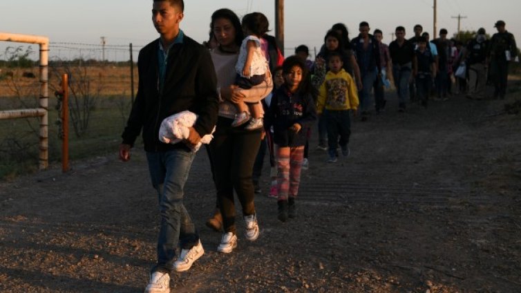 Цивилни словенци край границите &ndash; ловят мигранти