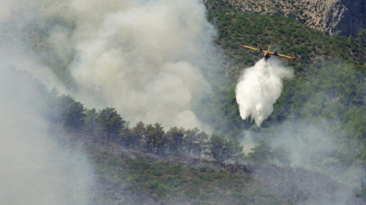 Трийсет пострадали при пожар на турския остров Мармара