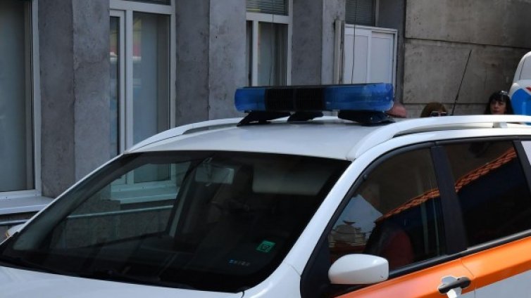 19-годишна падна от мост в Мадан, борят се за живота й