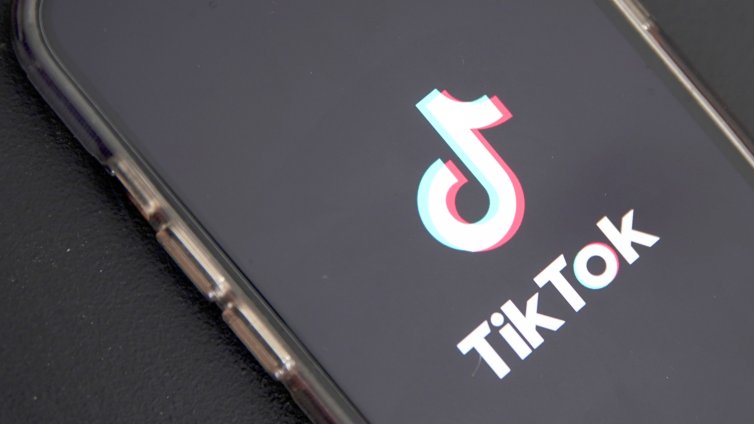 Собственикът на TikTok сключва сделка и остава да работи в САЩ