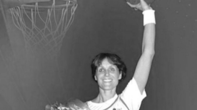 Днес се сбогуваме с легендарната Пенка Стоянова