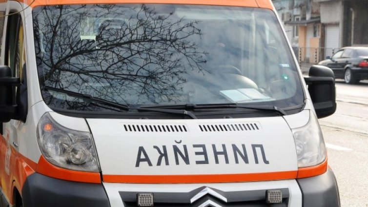 Петима пострадаха при верижна катастрофа в Плевенско