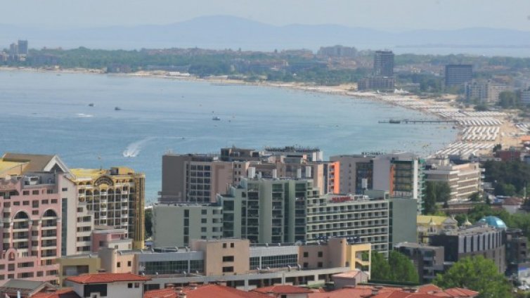 Петричанин продава фалшиви медицински в Слънчев бряг 