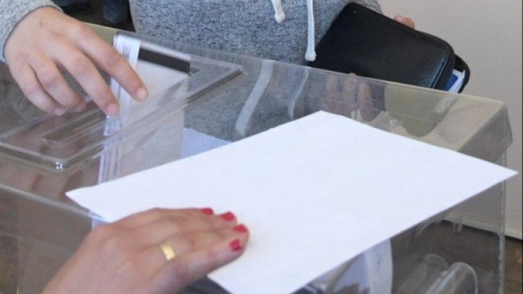 Заплатата в общинските избирателни комисии стига 1400 лв.