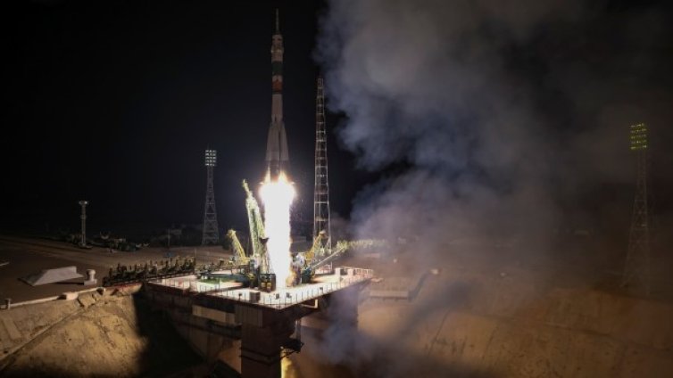 Роботът Фьодор излетя към космоса