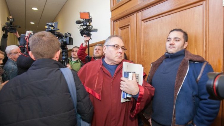 Миню Стайков остава в ареста, нае си адвоката на Платини