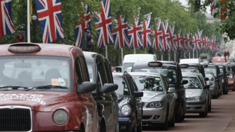 Проучване: Отказ от личните автомобили ще спаси природата