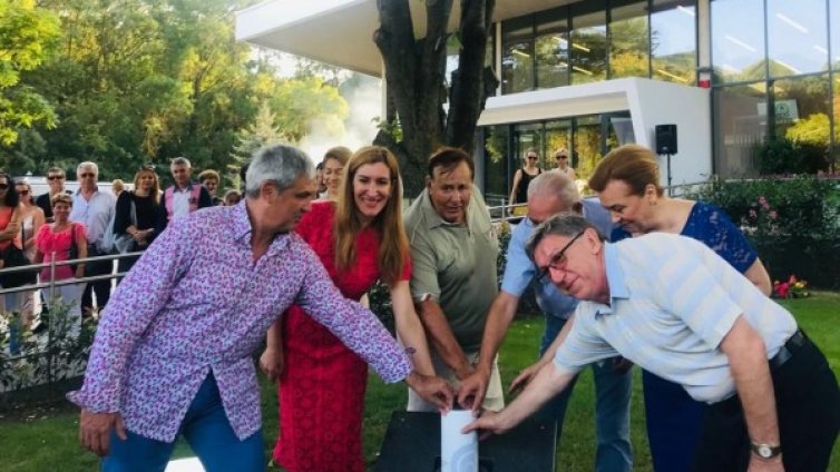 "Албена" навъртя 50 години, но е все така желана за почивка