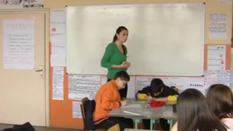 Учебната година чука на вратата: Как МОН дири учители?