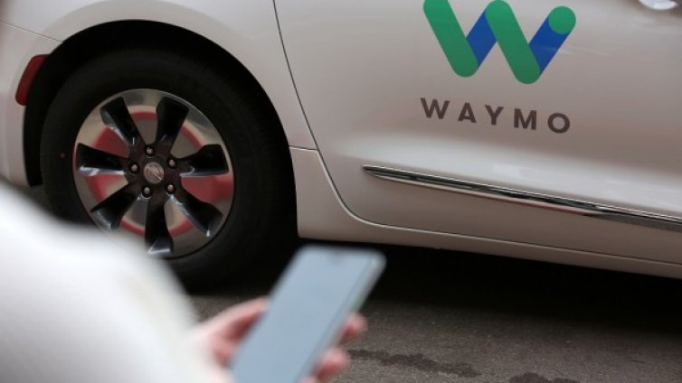 Пътници към Waymo: Браво за подхода към идиотите шофьори!