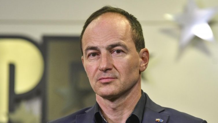 Ковачев: Няма връзка между теча в НАП и работата на Габриел