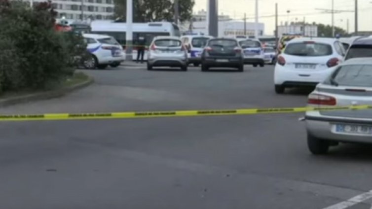 Един убит и деветима са ранени при нападение край Лион 