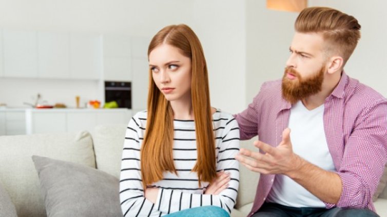 5 знака, че партньорът ви си играе с емоциите ви 